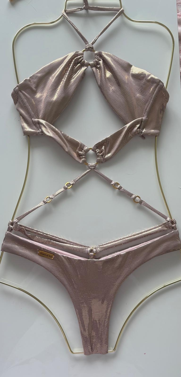 Trikini Dorado de Lujo con Brillo Metálico - GOLDEN AURA | Hannah del Mar Swimwear
